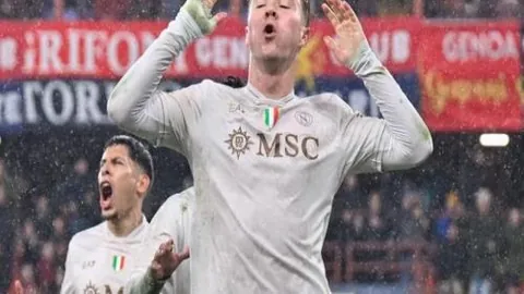 辉煌战报！单场双响神助，官方颁发2025中超MVP桂冠，卡扎伊什维利成就赛季传奇！